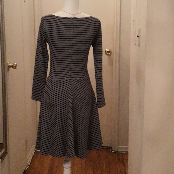 GAP DRESS LONG SLEEVES SKATE BOTTOM SZ 0 - Picture 2 of 6